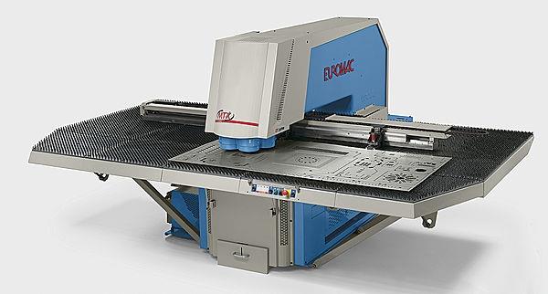 auto-index punching machine with three rotating punching stations